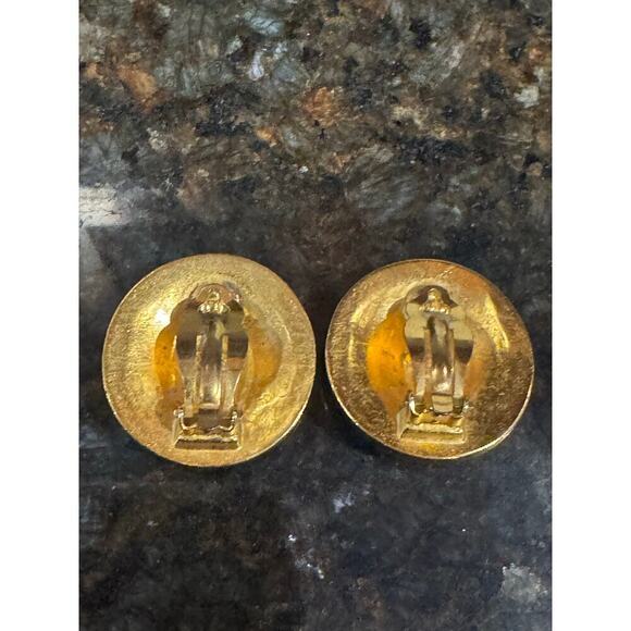 Chanel Vintage Filigree Round Clip on Earrings 24k Gold Plated Authentic CoA - Picture 5 of 5